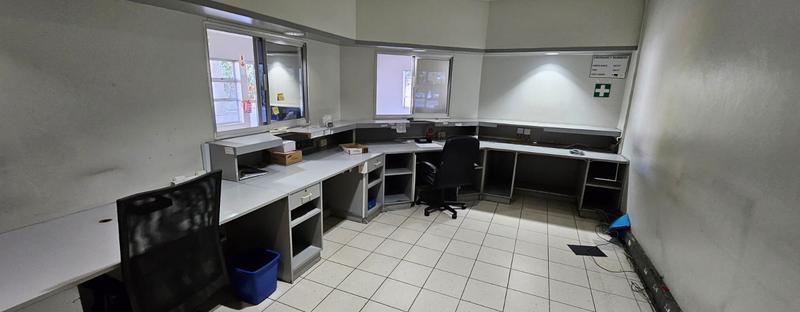 To Let Commercial Property for Rent in Worcester Western Cape